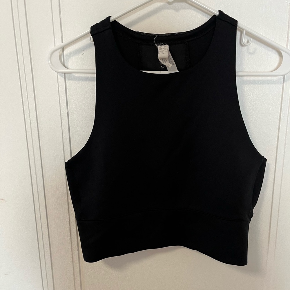 Black Sleeveless Sports Crop Top